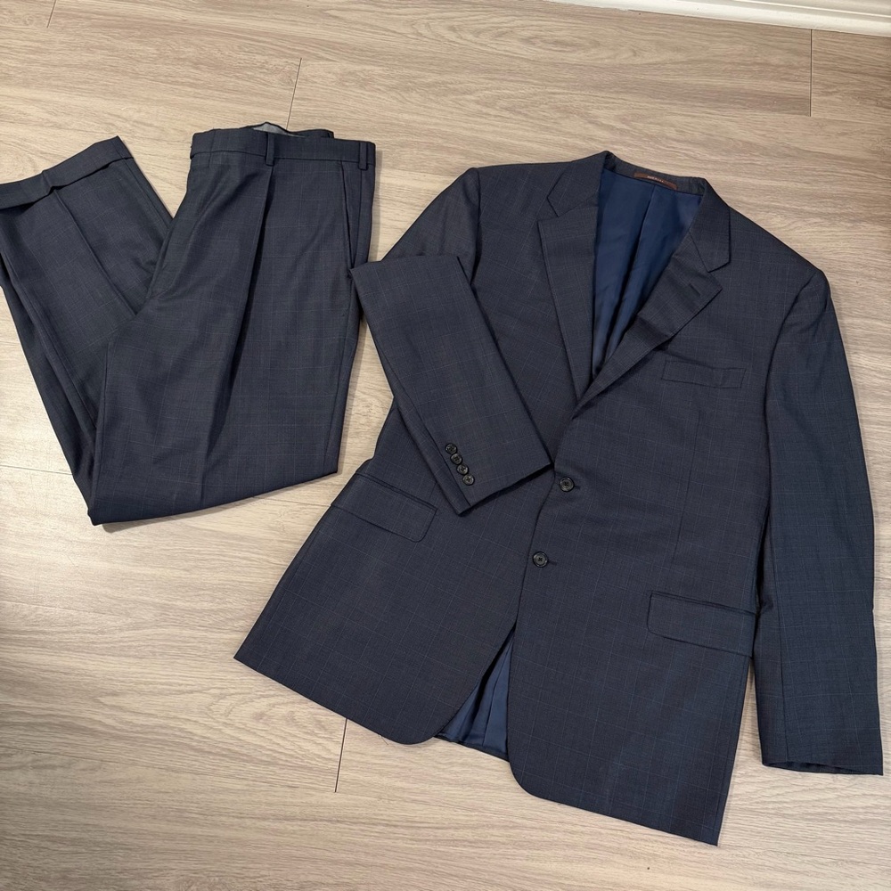 Hickey Freeman, Windowpane / Grid Pattern, 100% W… - image 1